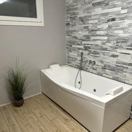 Villa Villa Bocciolo del Garda, private pool&garden *
